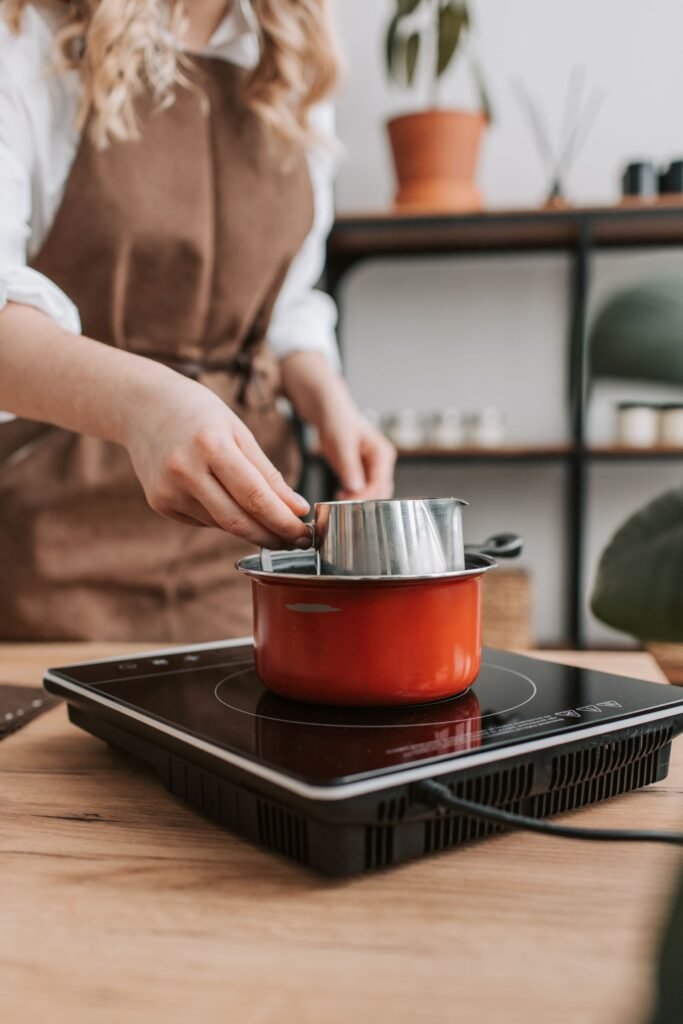 Cuisson sur une plaque électrique : réparer ou remplacer un électroménager?