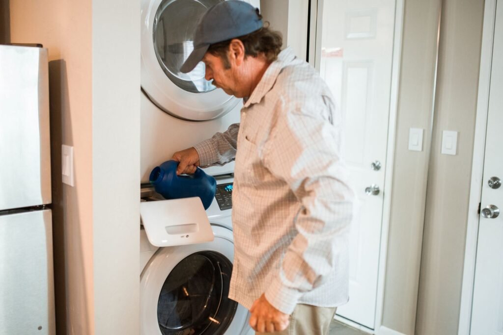 Service rapide électroménager à domicile pour une laveuse-sécheuse superposée